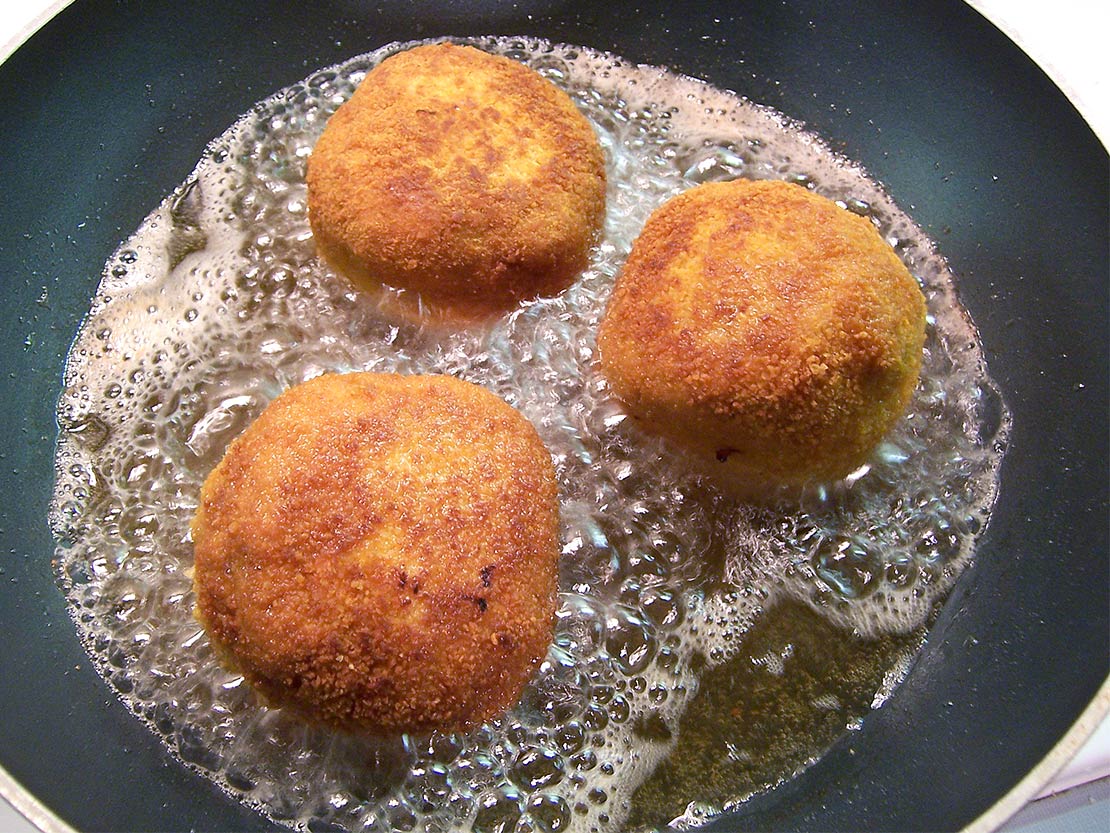 frying the scotch eggs